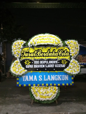Papan Bunga Duka di Kalibanteng Kulon